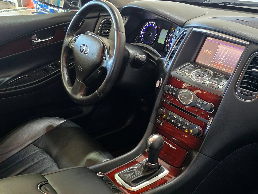 Used 2016 INFINITI QX50 AWD w/ Premium Package image 31