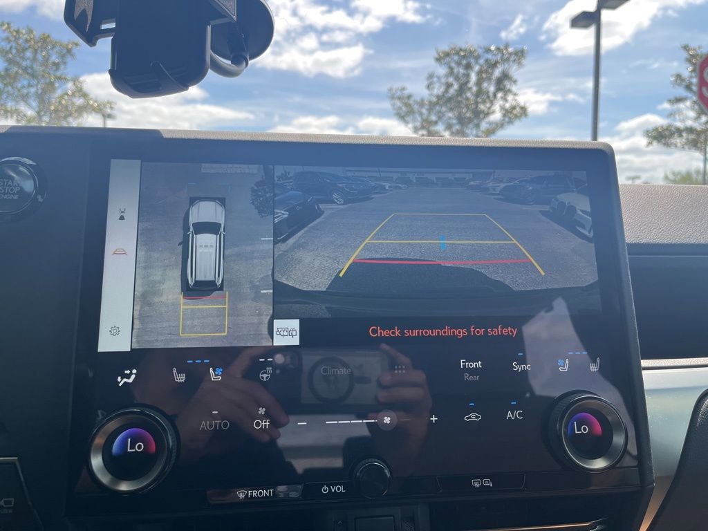 Used 2024 Lexus GX 550 w/ Accessory Package (Z1) image 26