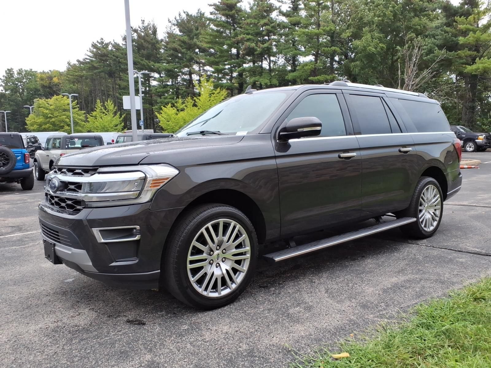 Used 2024 Ford Expedition Max Limited AWD/4WD image 5