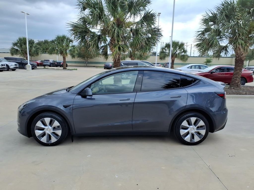 Used 2023 Tesla Model Y Long Range AWD/4WD image 2
