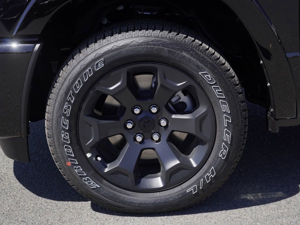 New 2026 RAM 1500 4x4 Crew Cab image 10