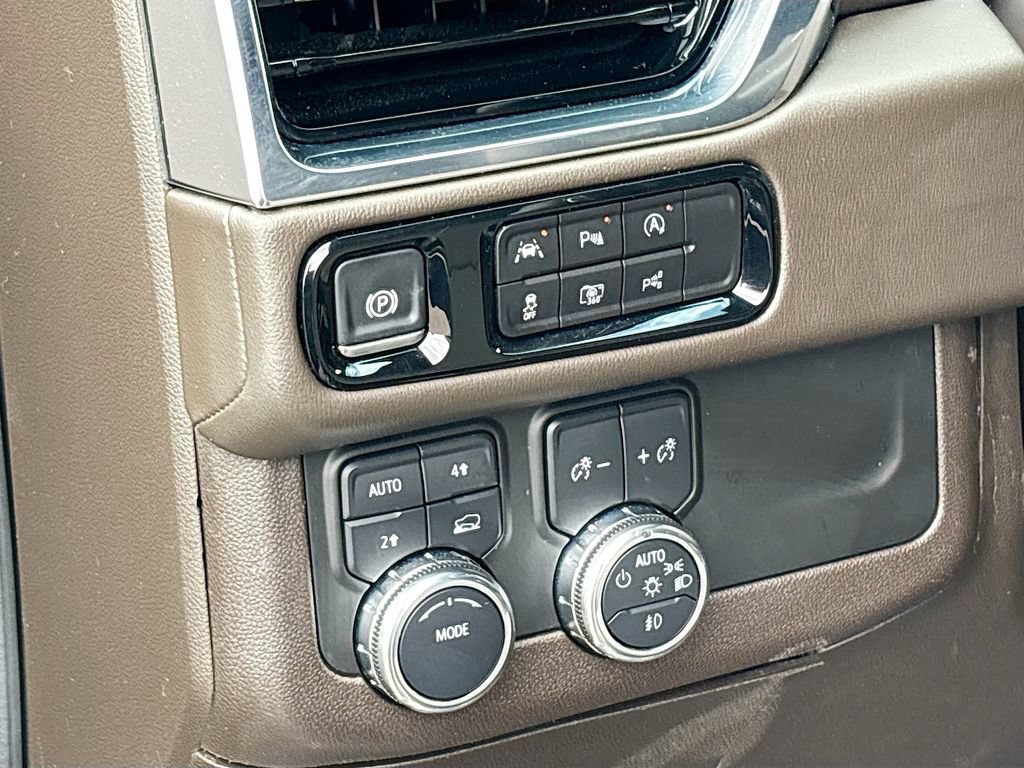 Used 2025 GMC Yukon Elevation AWD/4WD image 10