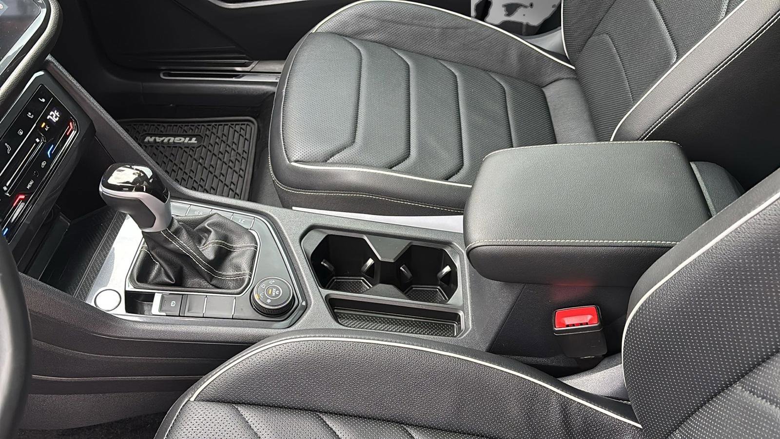 Used 2024 Volkswagen Tiguan SEL R-Line image 24