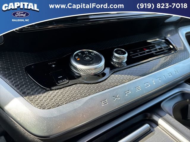 Certified 2025 Ford Expedition Platinum w/ Stealth Appearance Package image 31