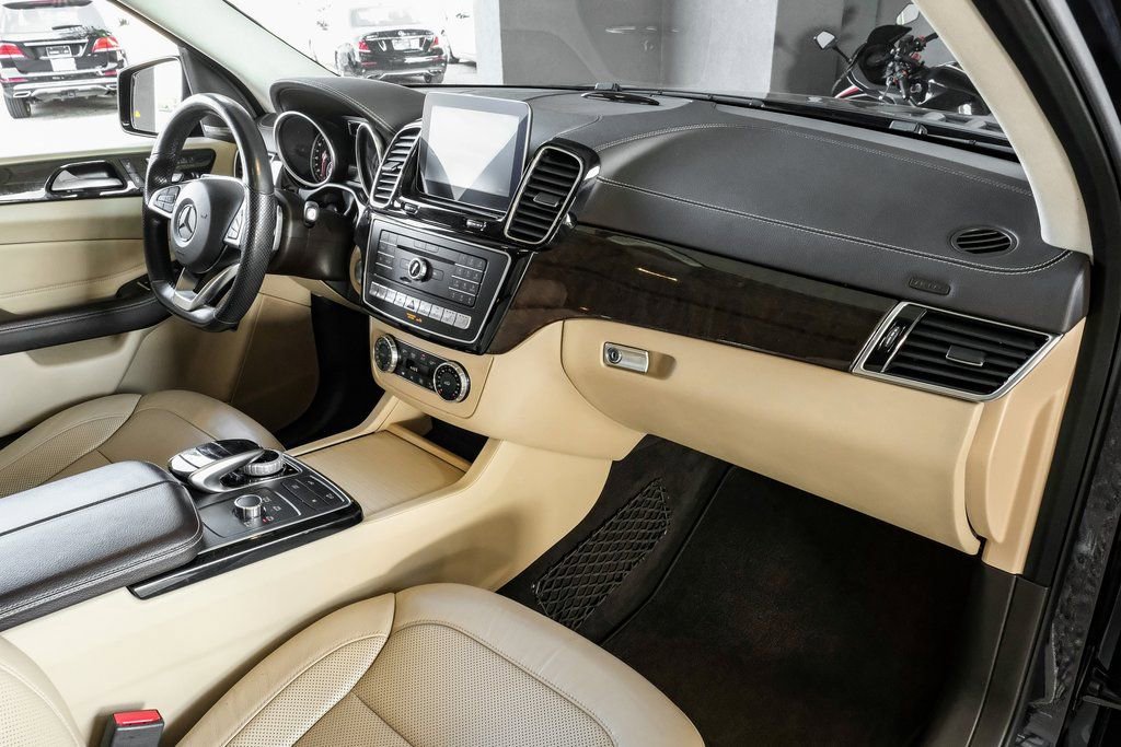 Used 2017 Mercedes-Benz GLE 43 AMG 4MATIC w/ Premium 2 Package image 10