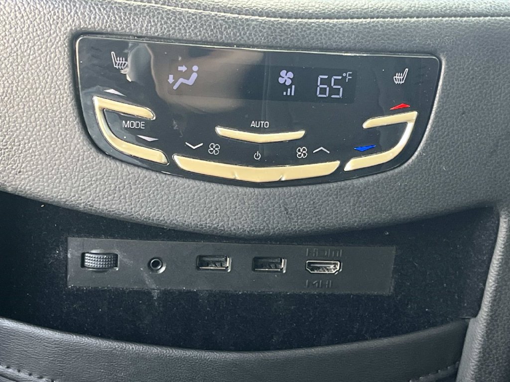 Used 2018 Cadillac Escalade ESV Premium Luxury AWD/4WD image 17