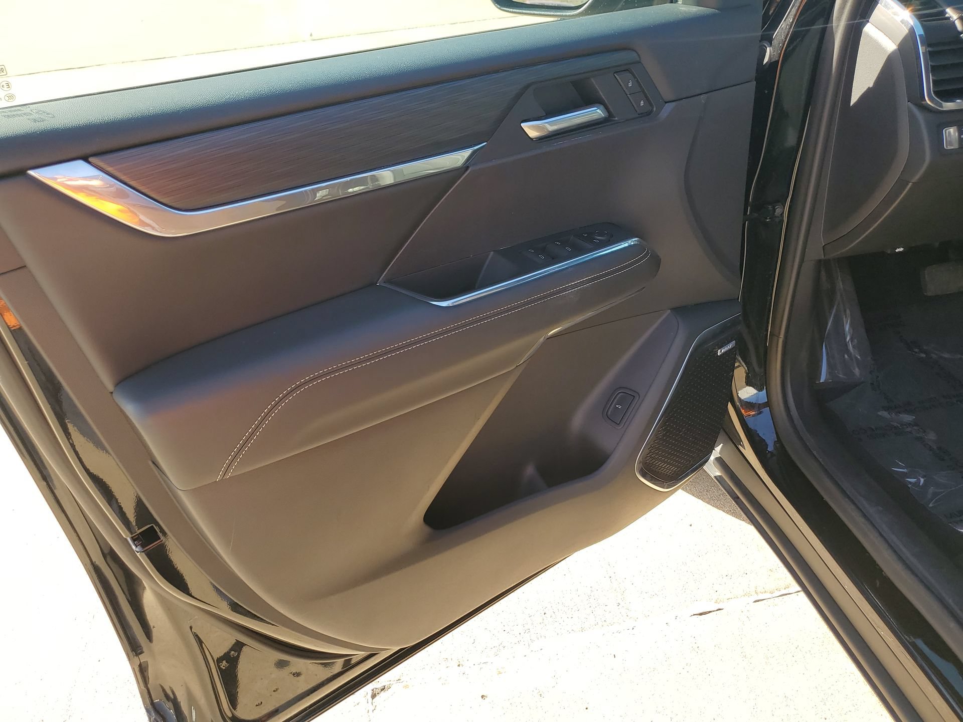 Used 2025 GMC Acadia Elevation AWD/4WD image 29