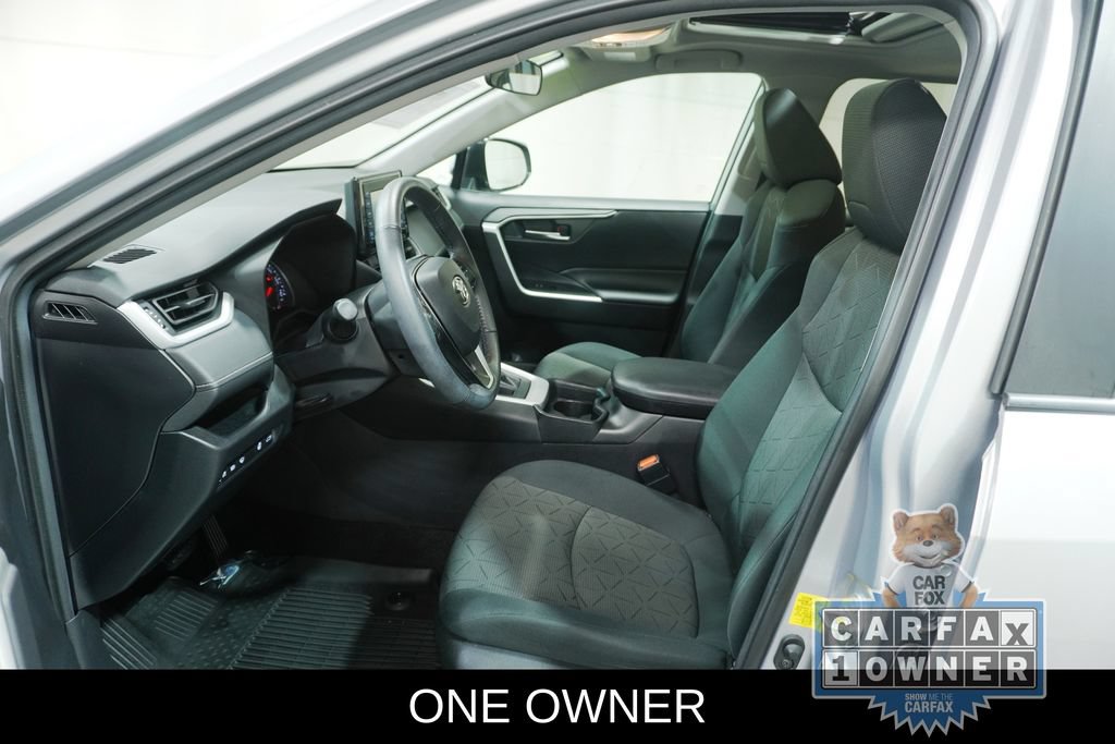 Used 2021 Toyota RAV4 XLE w/ Convenience Package AWD/4WD image 2