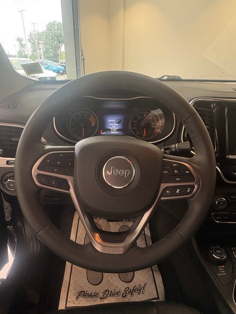Used 2022 Jeep Cherokee Limited AWD/4WD image 16