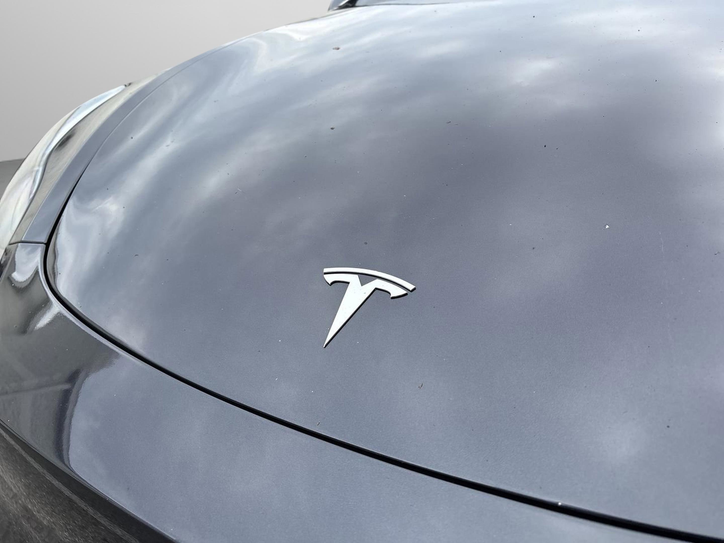 Used 2025 Tesla Model Y Long Range RWD image 28