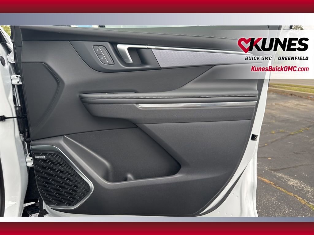 New 2026 Buick Enclave Sport Touring w/ LPO, Floor Liner Package image 60
