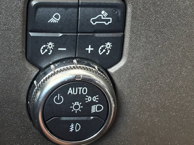 Used 2023 GMC Sierra 1500 SLT AWD/4WD image 33