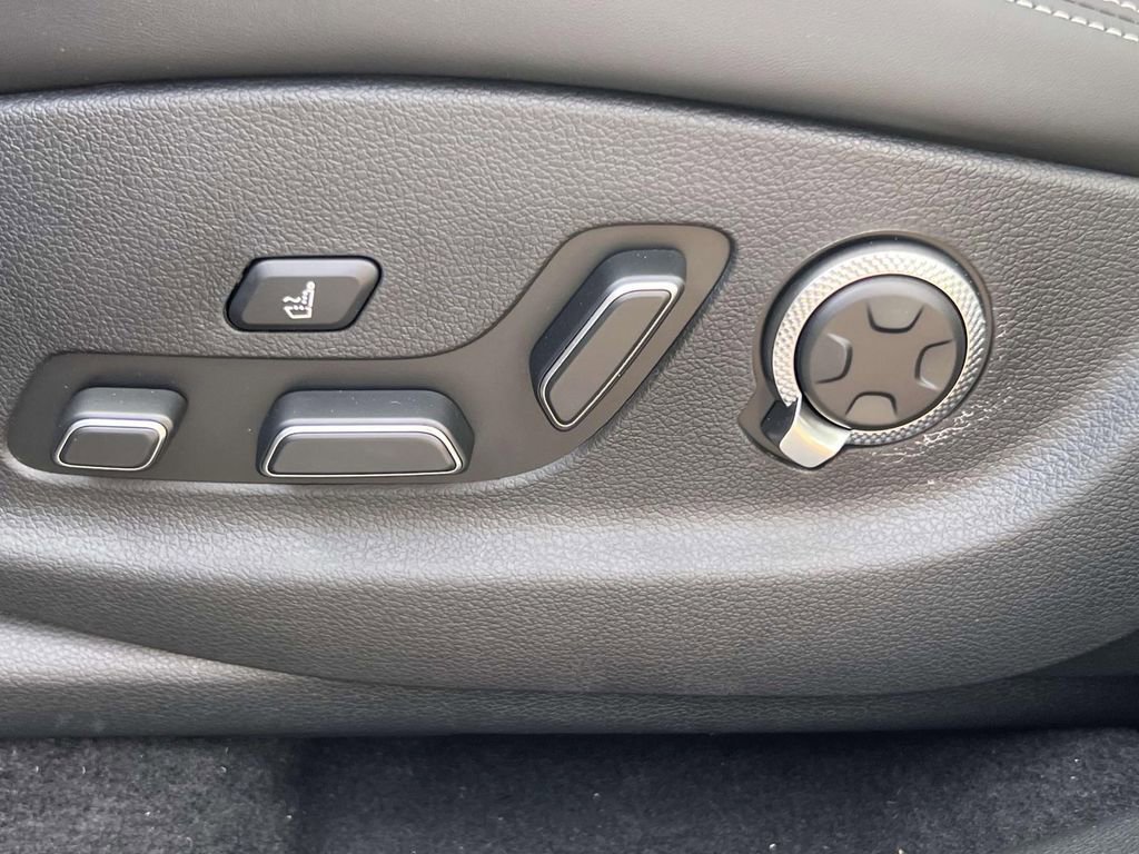 New 2025 Genesis Electrified GV70 Advanced w/ Prestige Package image 18