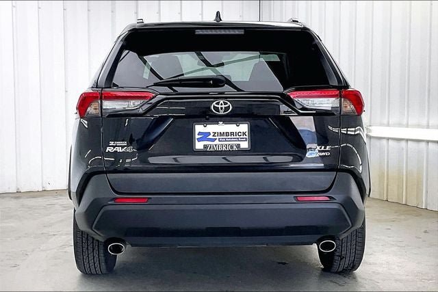 Used 2024 Toyota RAV4 XLE AWD/4WD image 4