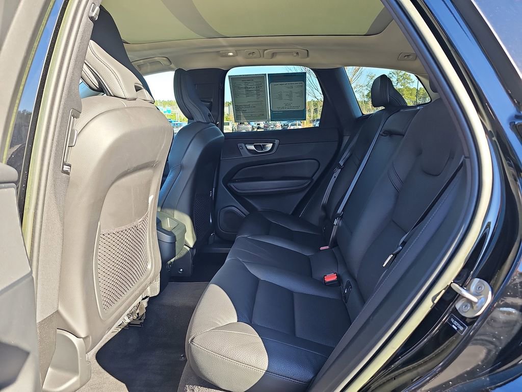 Used 2023 Volvo XC60 B5 Plus w/ Protection Package Premier image 19