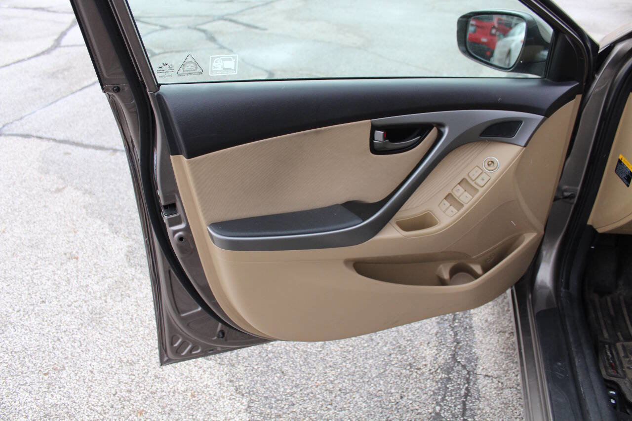 Used 2013 Hyundai Elantra GLS w/ Preferred Pkg image 15