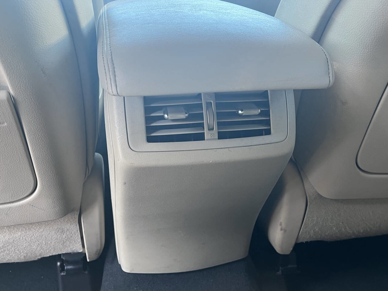 Used 2015 Toyota Venza XLE image 25