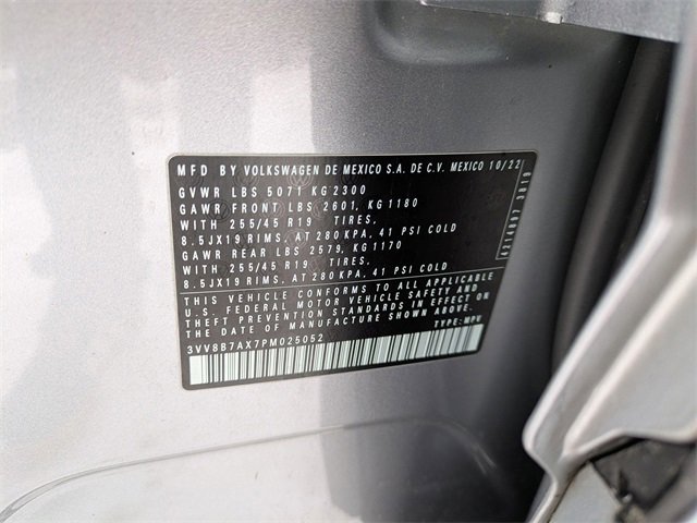 Used 2023 Volkswagen Tiguan SE R-Line image 25