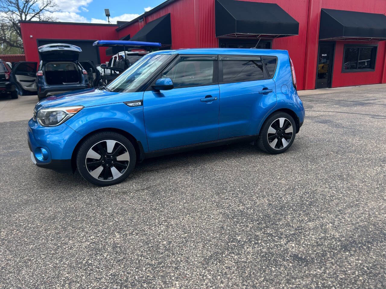 Used 2019 Kia Soul + FWD image 12