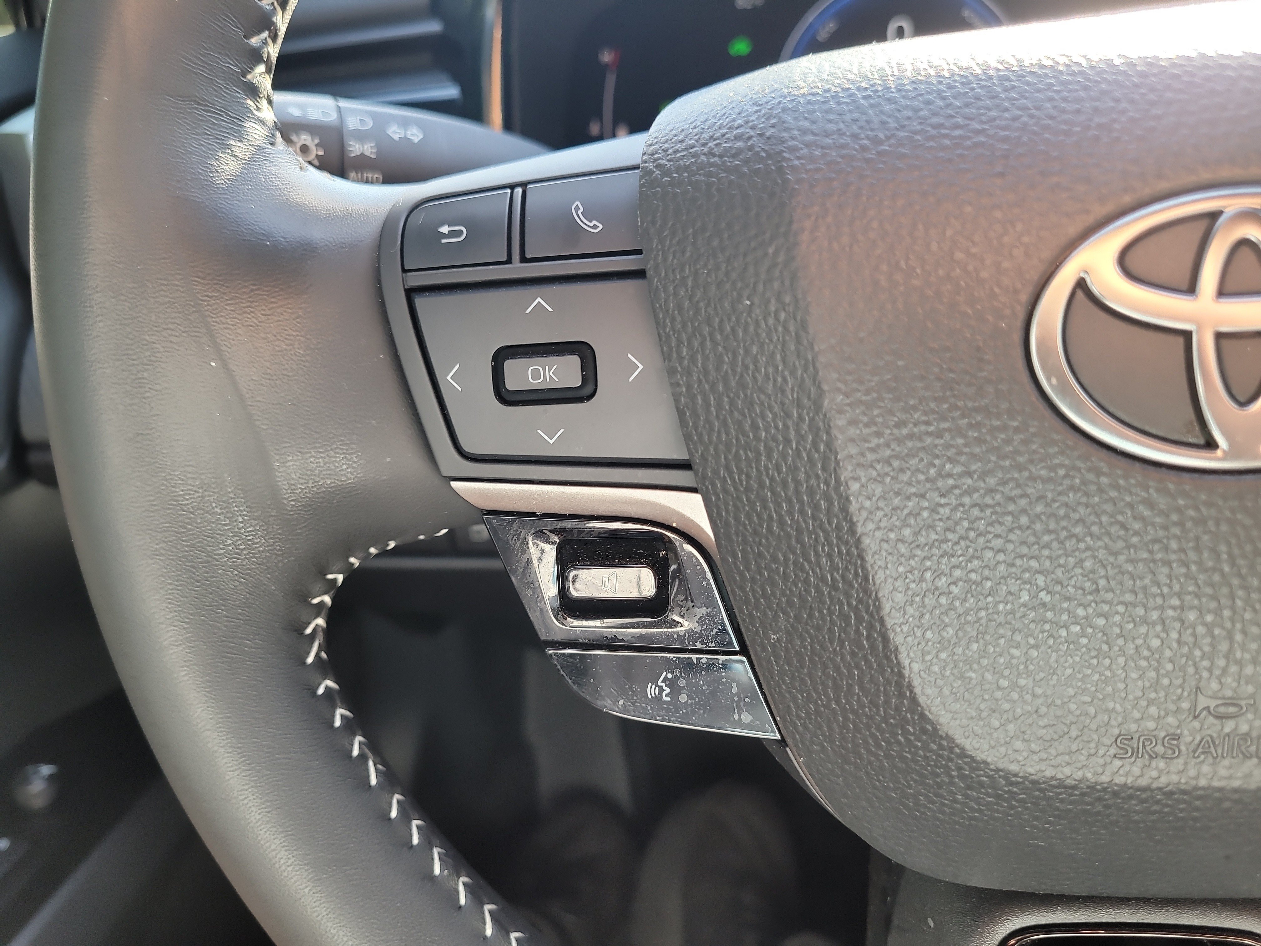 Certified 2025 Toyota Camry SE FWD image 28