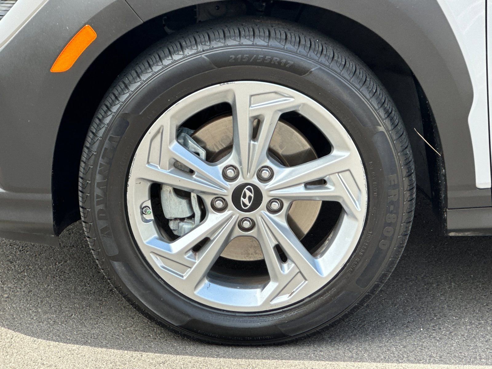 Used 2023 Hyundai Kona SEL AWD/4WD image 34