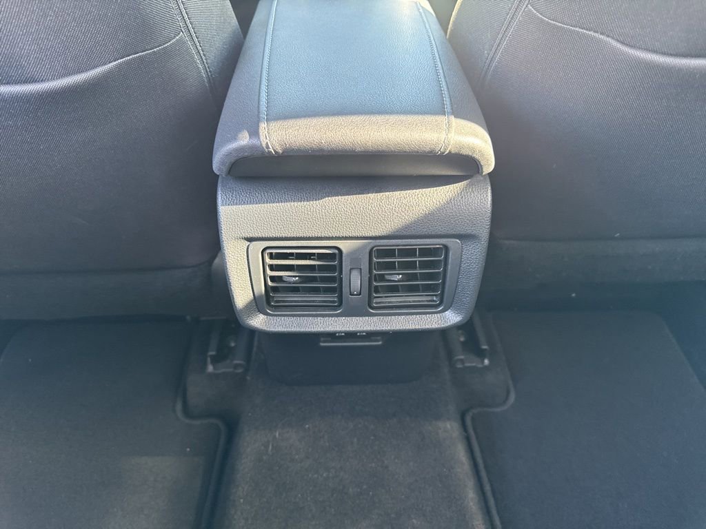 Used 2021 Toyota Venza LE image 26