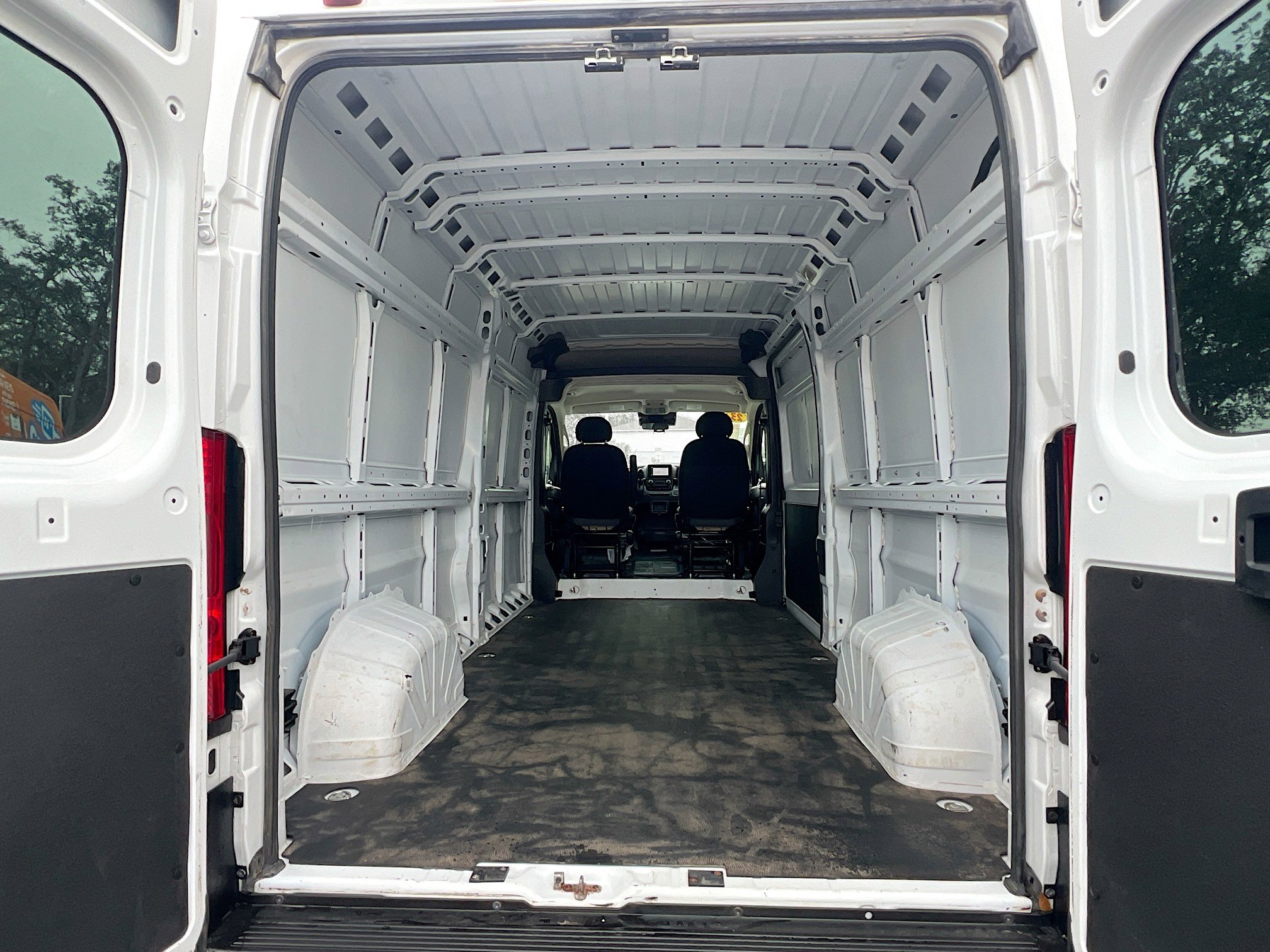 Used 2023 RAM ProMaster 2500 image 35