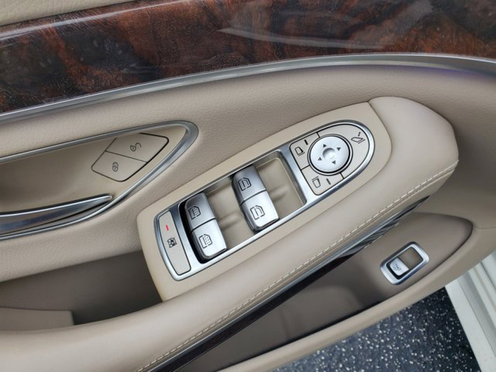 Used 2019 Mercedes-Benz S 560 Sedan w/ AMG Line Exterior image 14