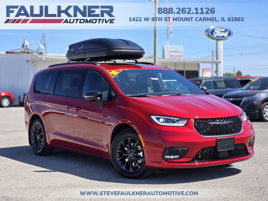 New 2025 Chrysler Pacifica Select w/ Fav Edition Package