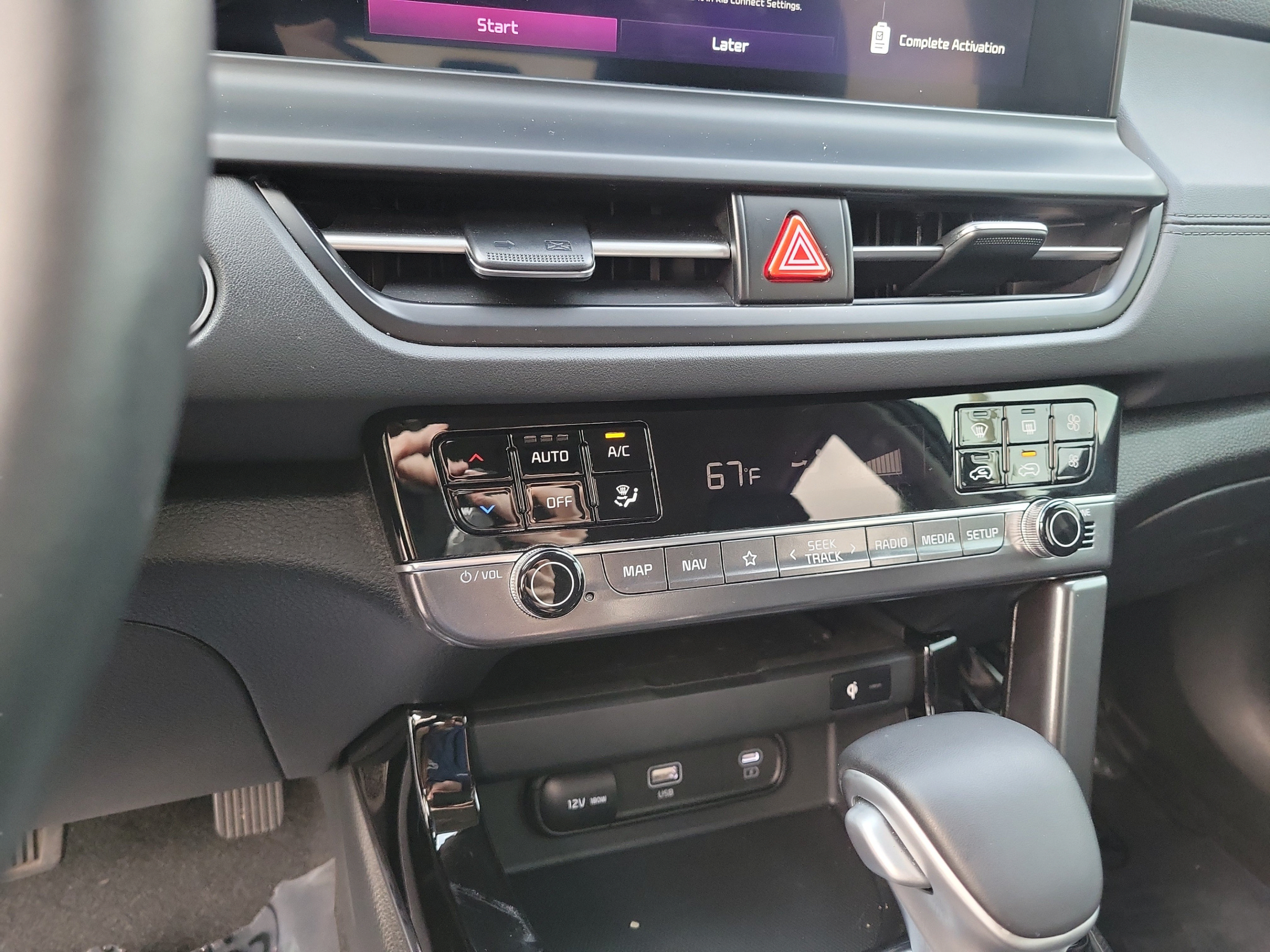 Certified 2025 Kia Seltos EX w/ EX Sunroof Package FWD image 18