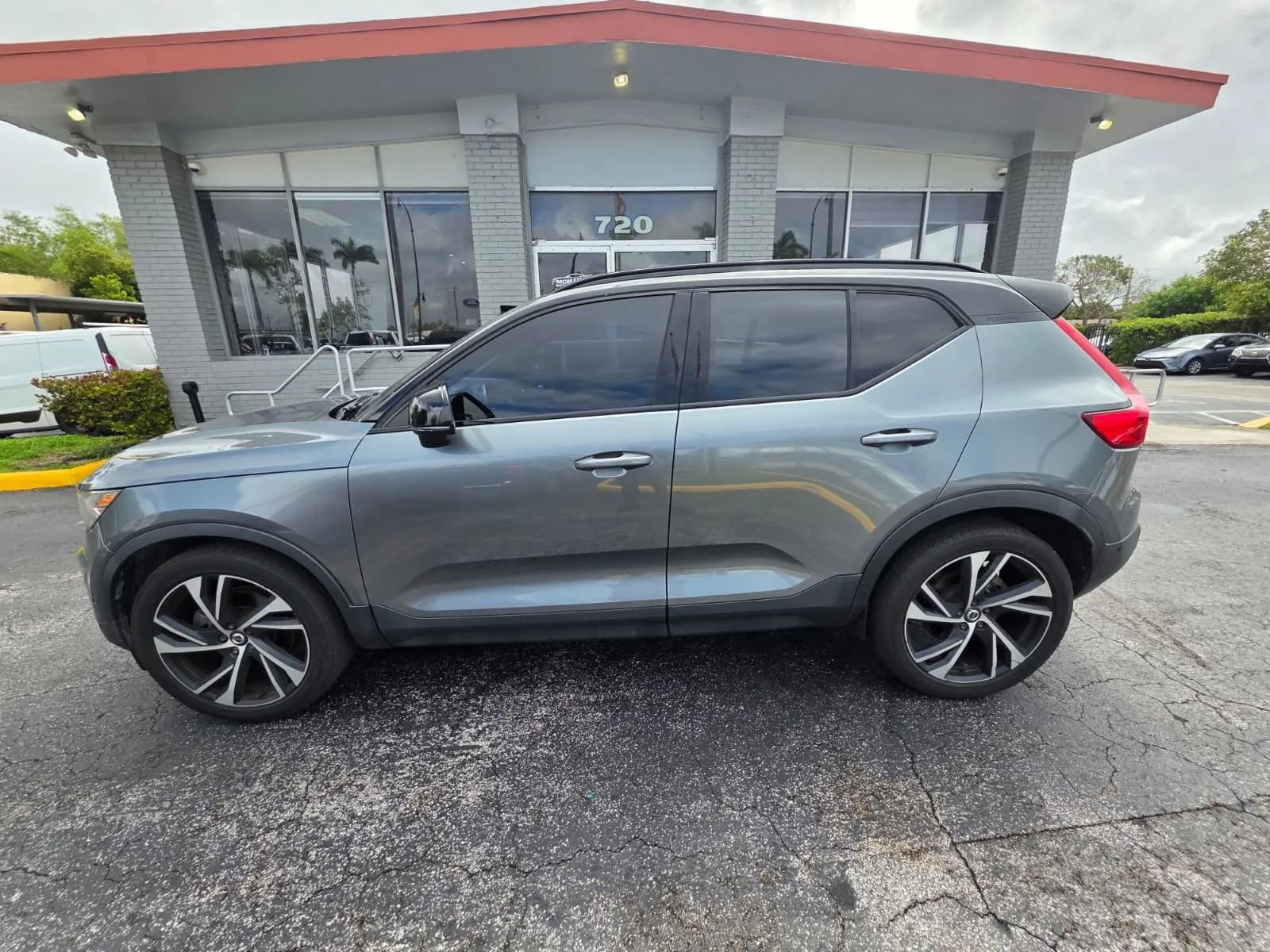 Used 2019 Volvo XC40 T5 R-Design AWD/4WD image 6