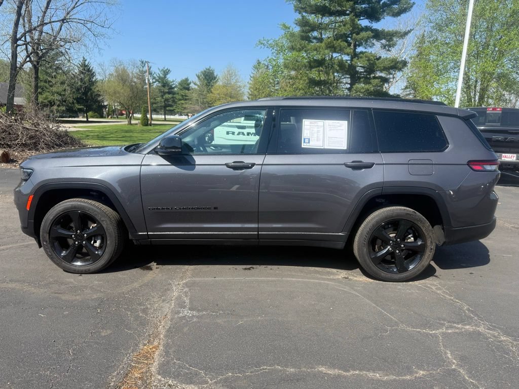 Used 2024 Jeep Grand Cherokee L Altitude AWD/4WD image 7