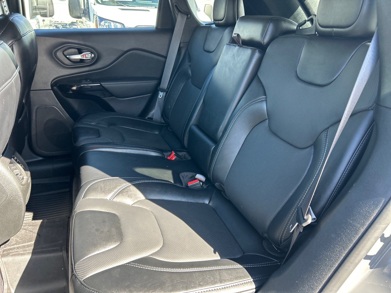Used 2023 Jeep Cherokee Altitude Lux w/ Mopar Interior Package AWD/4WD image 11
