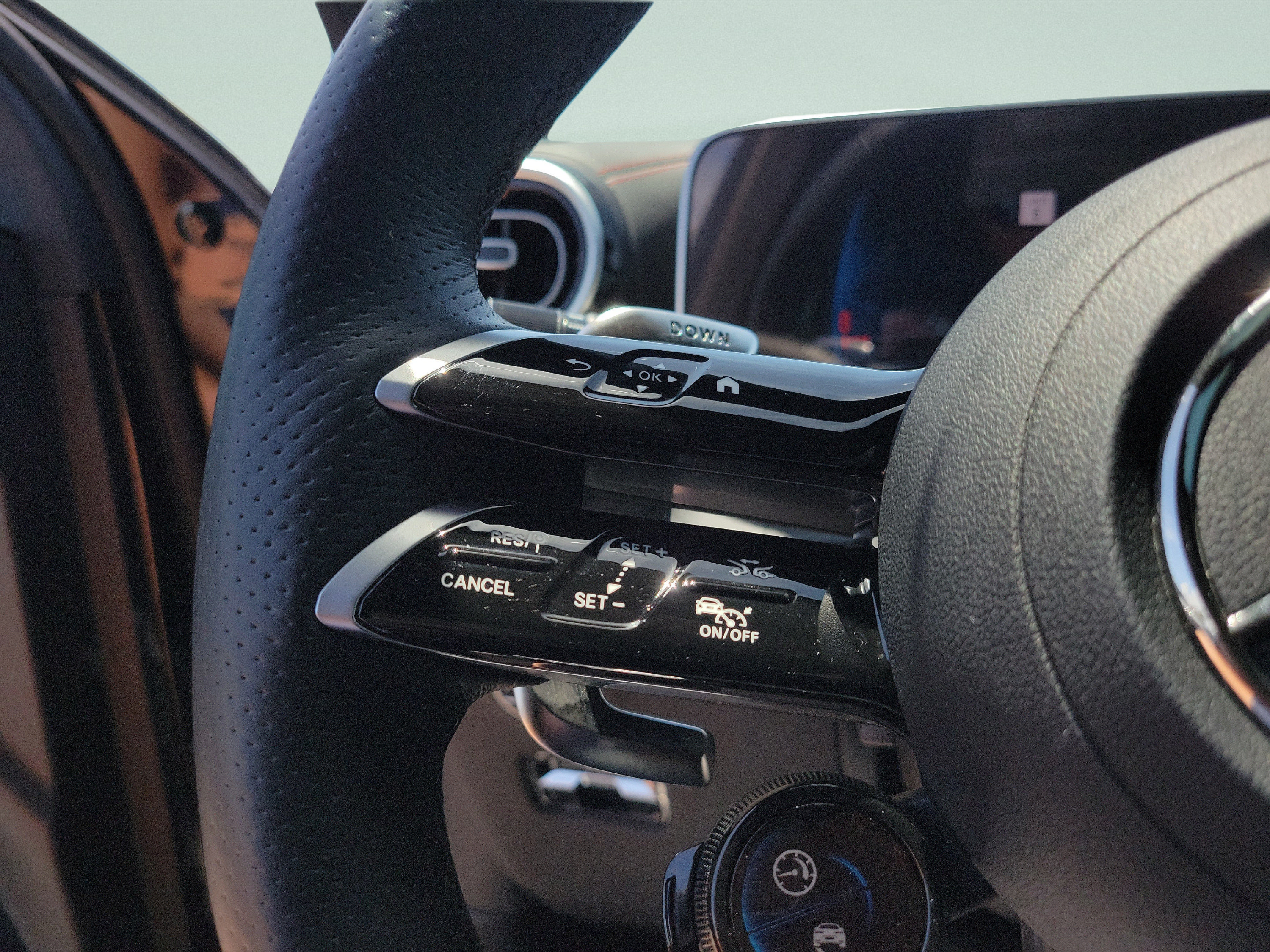 Certified 2024 Mercedes-Benz GLC 43 AMG 4MATIC image 24