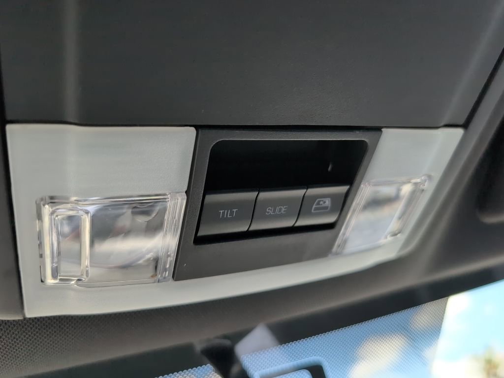 Used 2012 Ford F150 Raptor w/ Raptor Luxury Pkg image 23