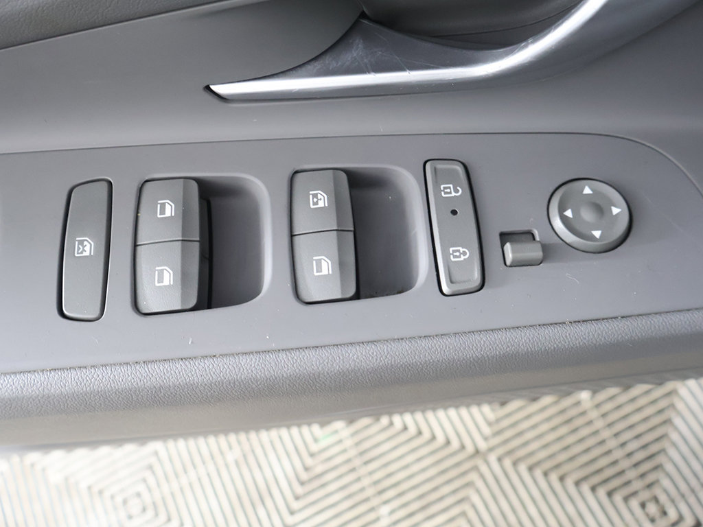 Used 2024 Hyundai Elantra SEL w/ Convenience Package FWD image 36