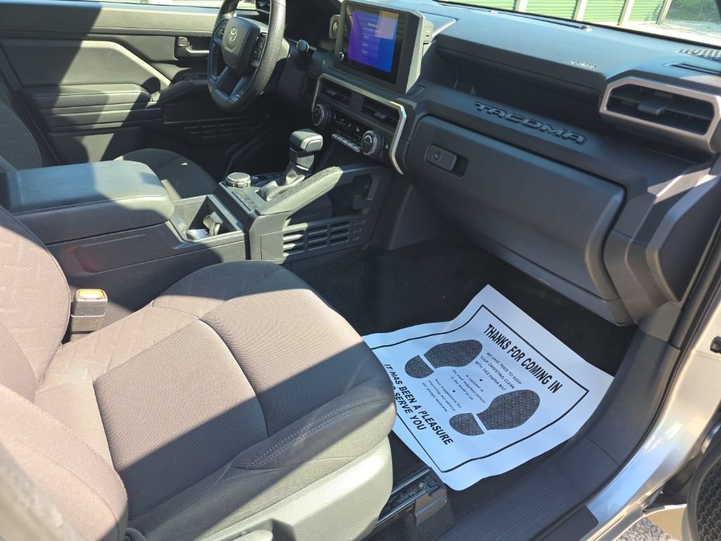 Certified 2024 Toyota Tacoma SR AWD/4WD image 17