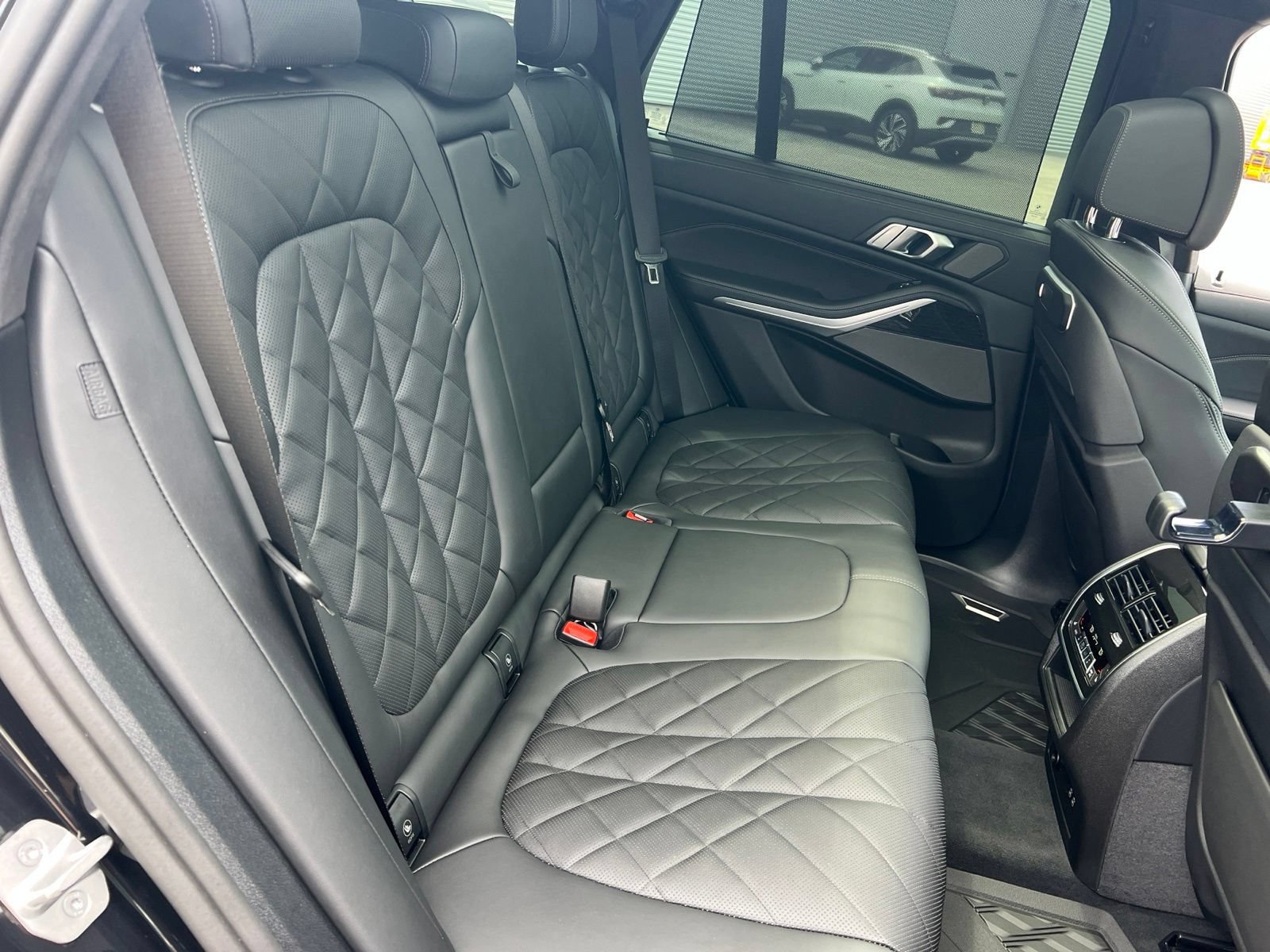 Used 2026 BMW X5 xDrive50e AWD/4WD image 39