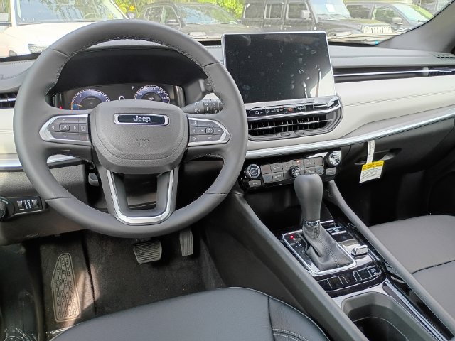 New 2026 Jeep Compass Limited AWD/4WD image 10