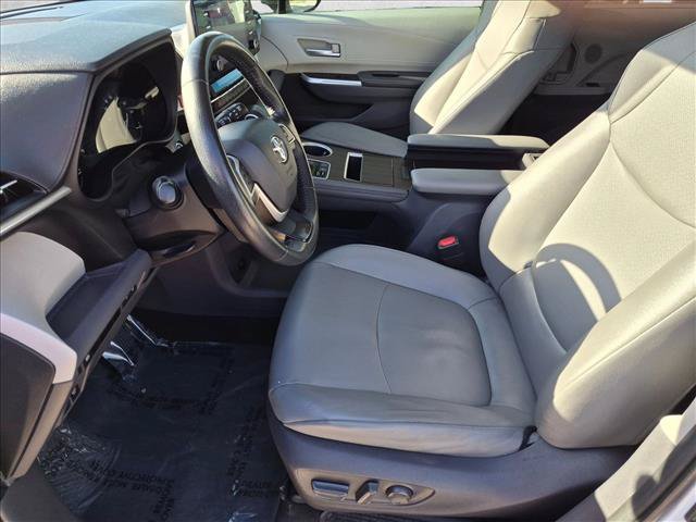 Used 2021 Toyota Sienna XLE FWD image 15
