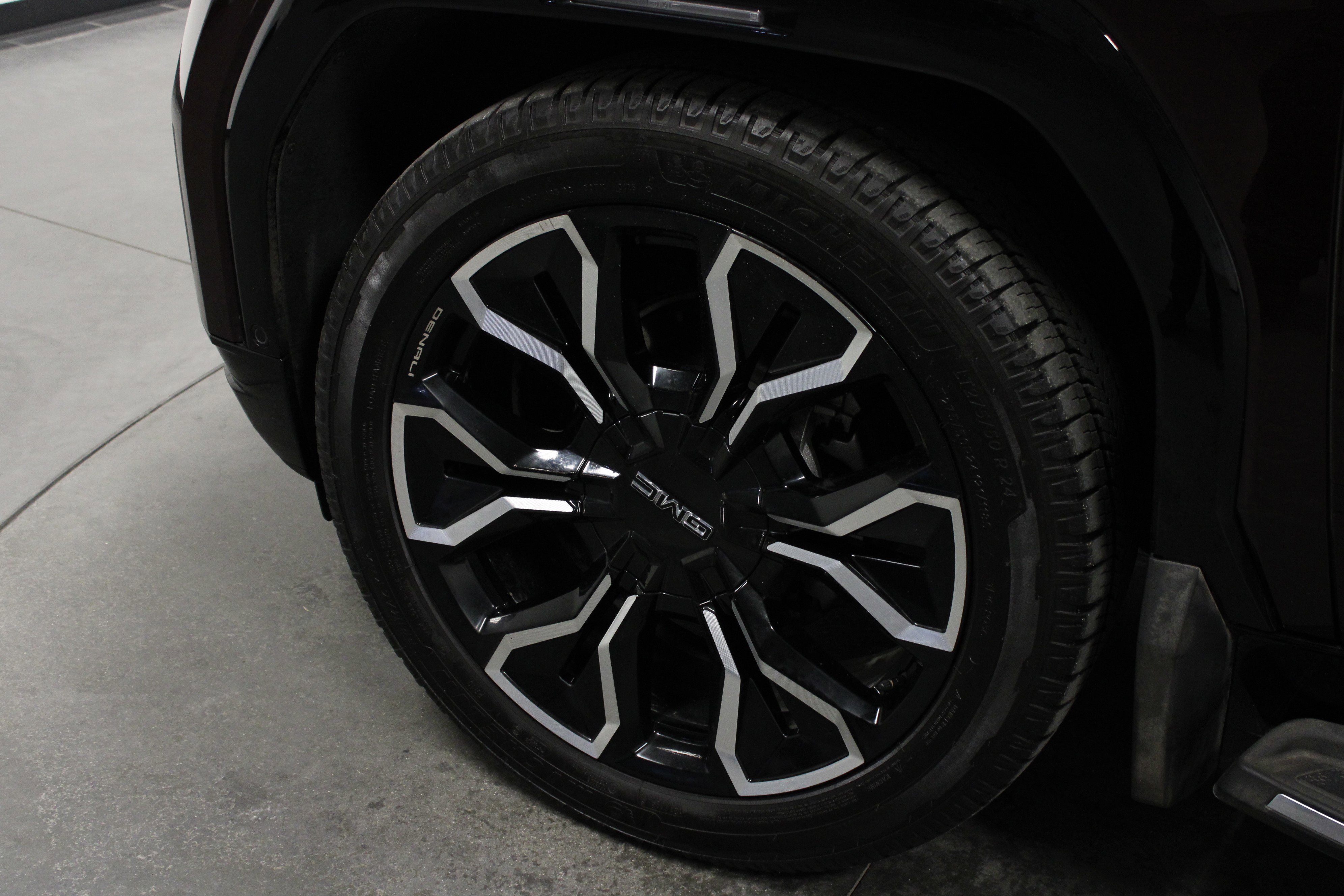 Used 2025 GMC Sierra EV Denali AWD/4WD image 10