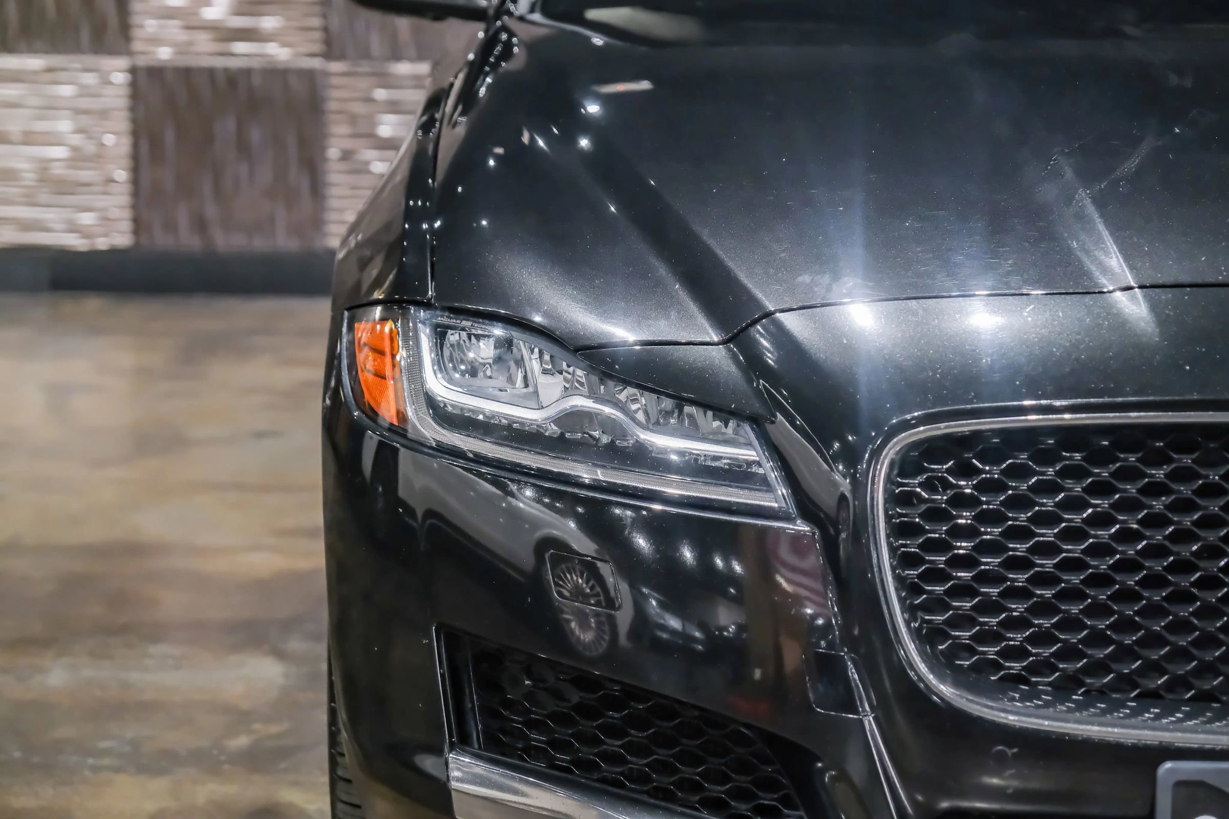 Used 2020 Jaguar XF Prestige RWD image 44