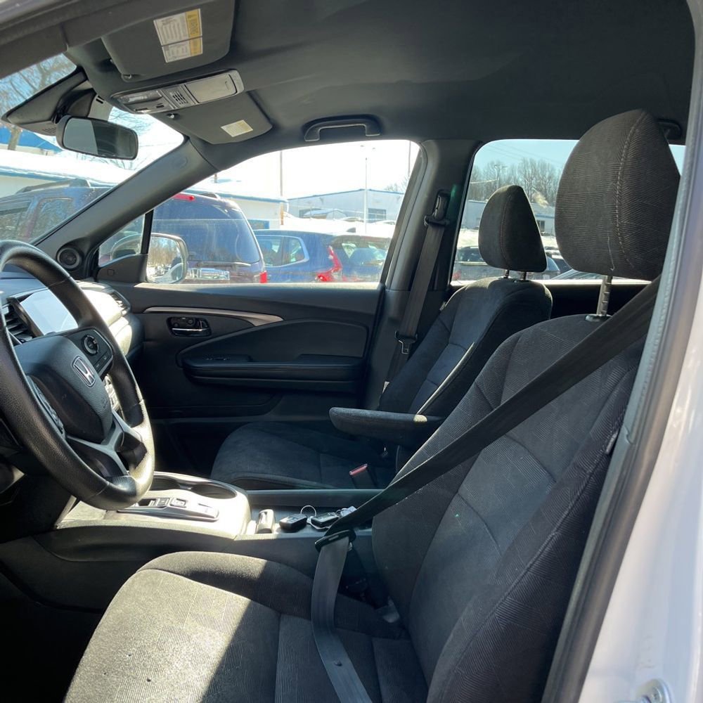 Used 2022 Honda Pilot Sport image 2