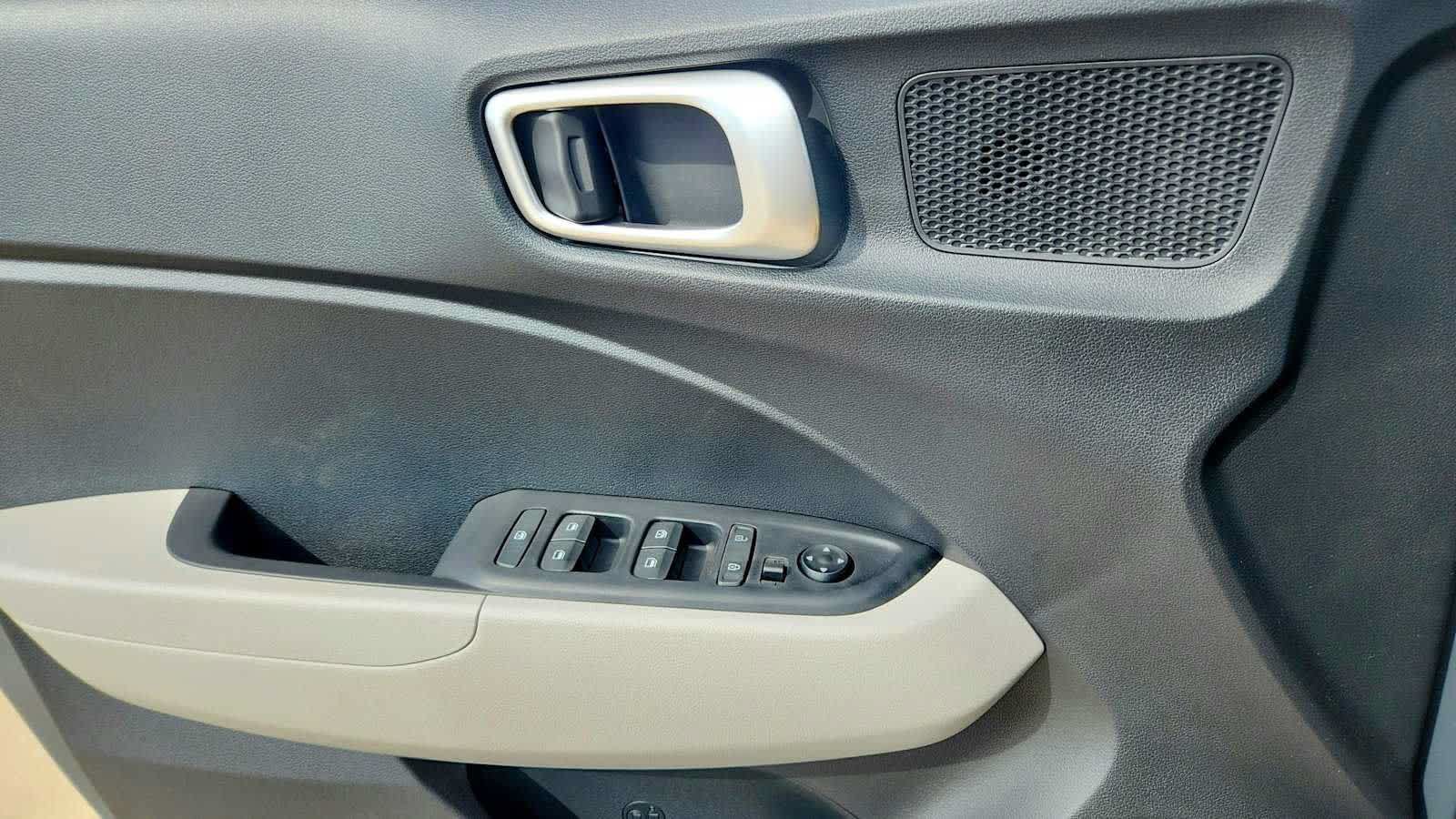 New 2026 Hyundai Venue SEL FWD image 16