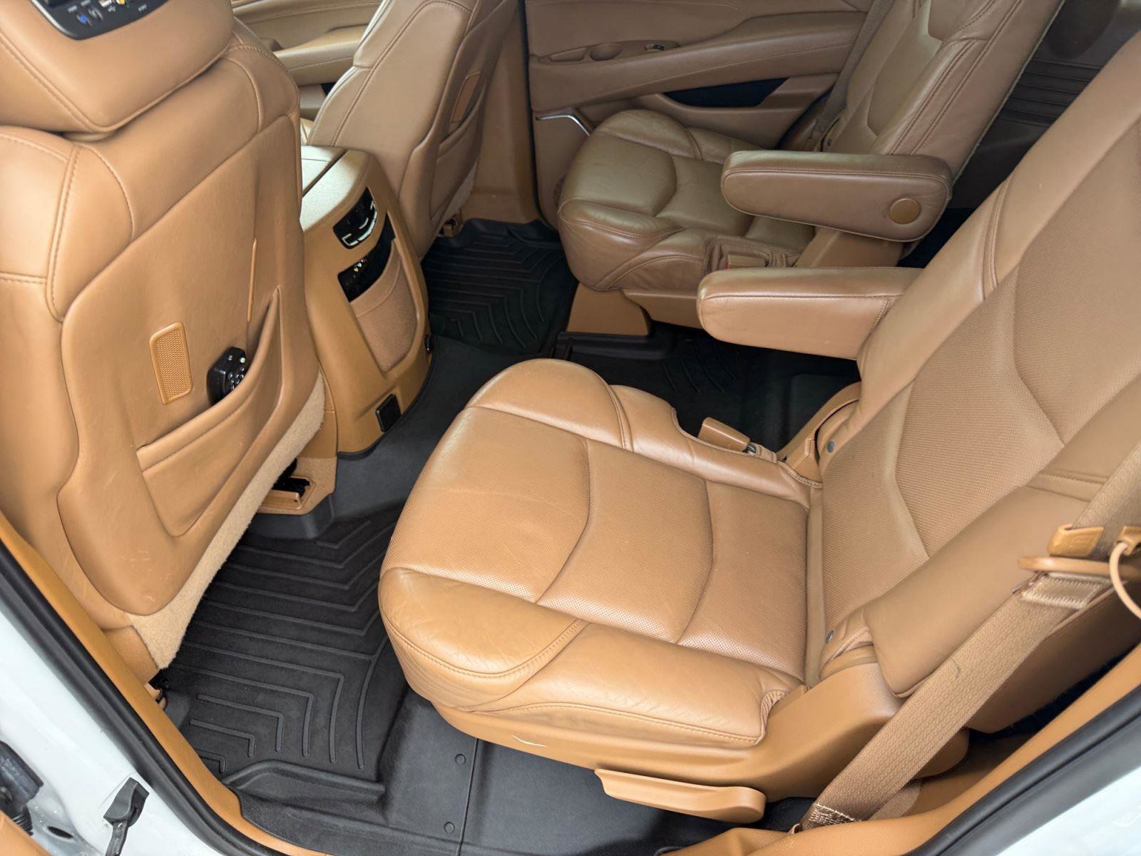 Used 2016 Cadillac Escalade Platinum AWD/4WD image 42