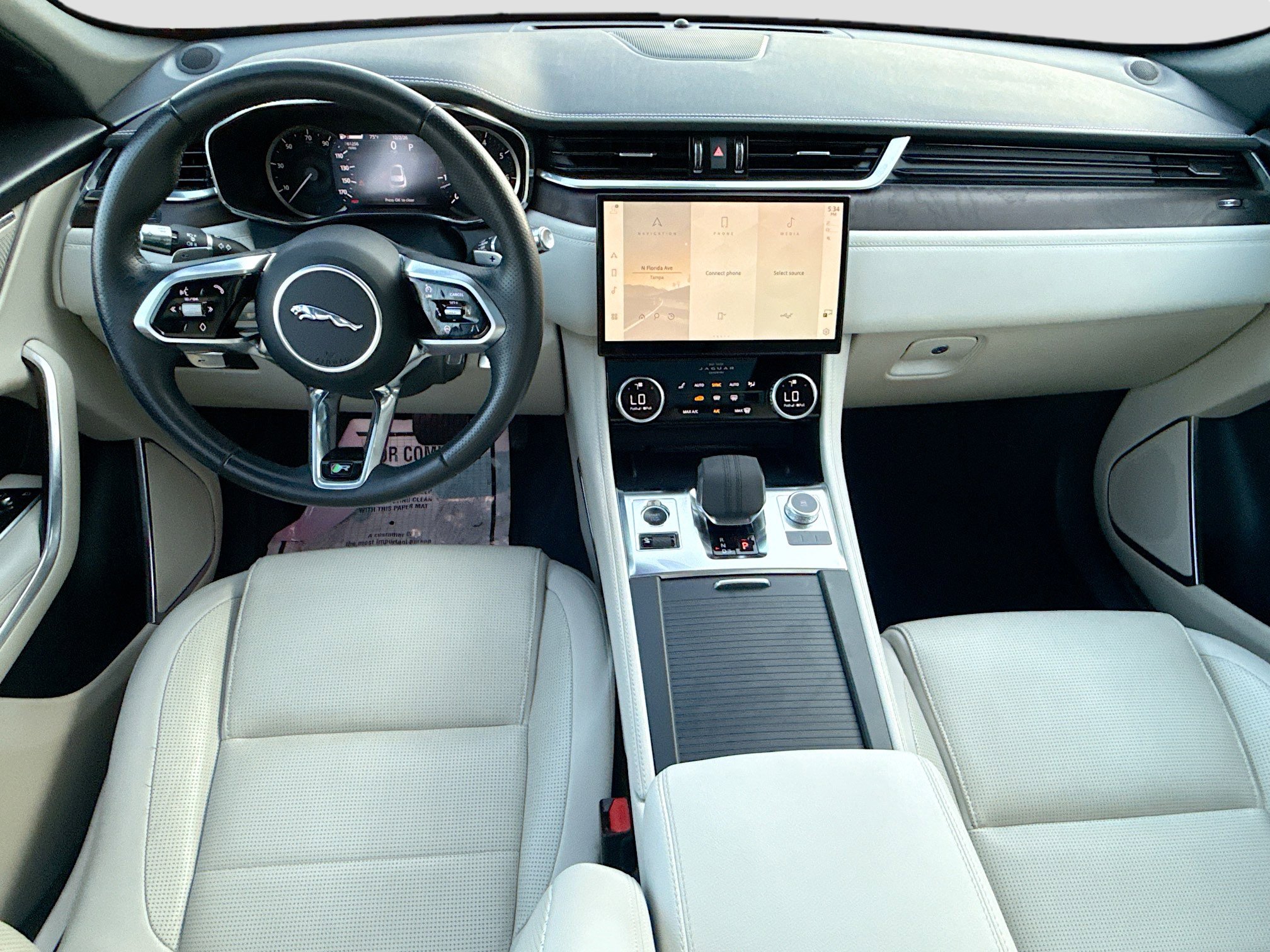 Used 2023 Jaguar F-PACE R-Dynamic S image 16