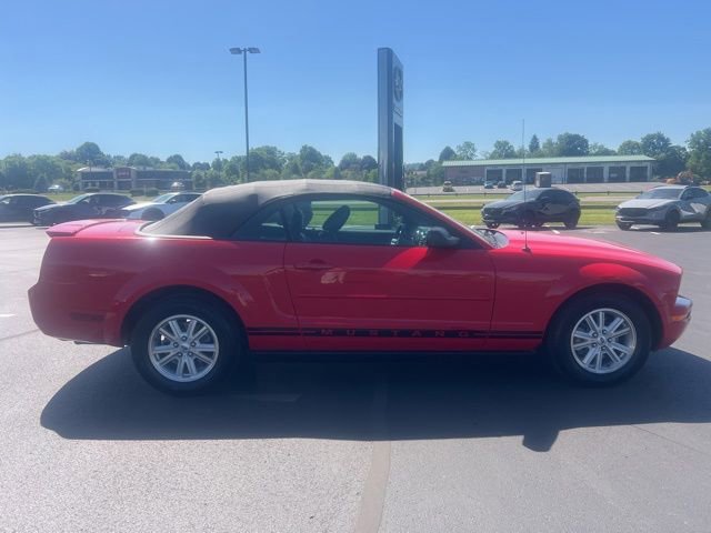 Used 2007 Ford Mustang Convertible RWD image 8