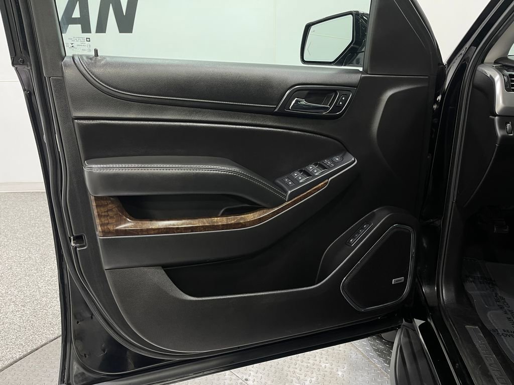 Used 2018 Chevrolet Tahoe LT w/ Luxury Package image 14