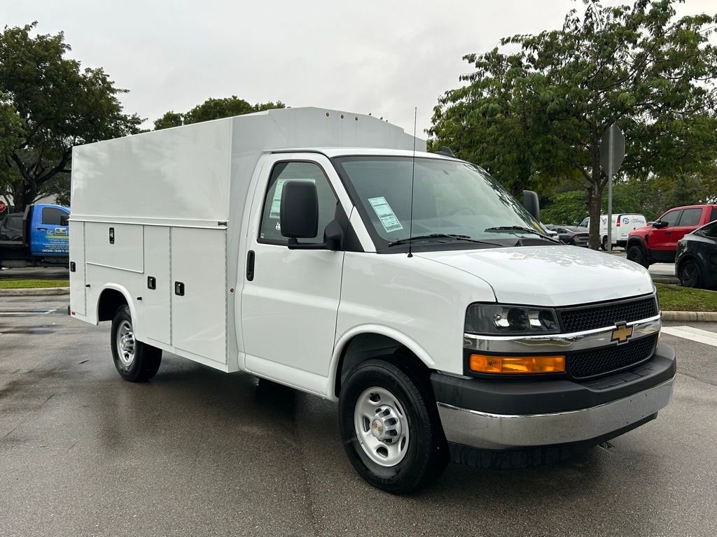 New 2025 Chevrolet Express 3500 w/ Power Convenience Package image 7