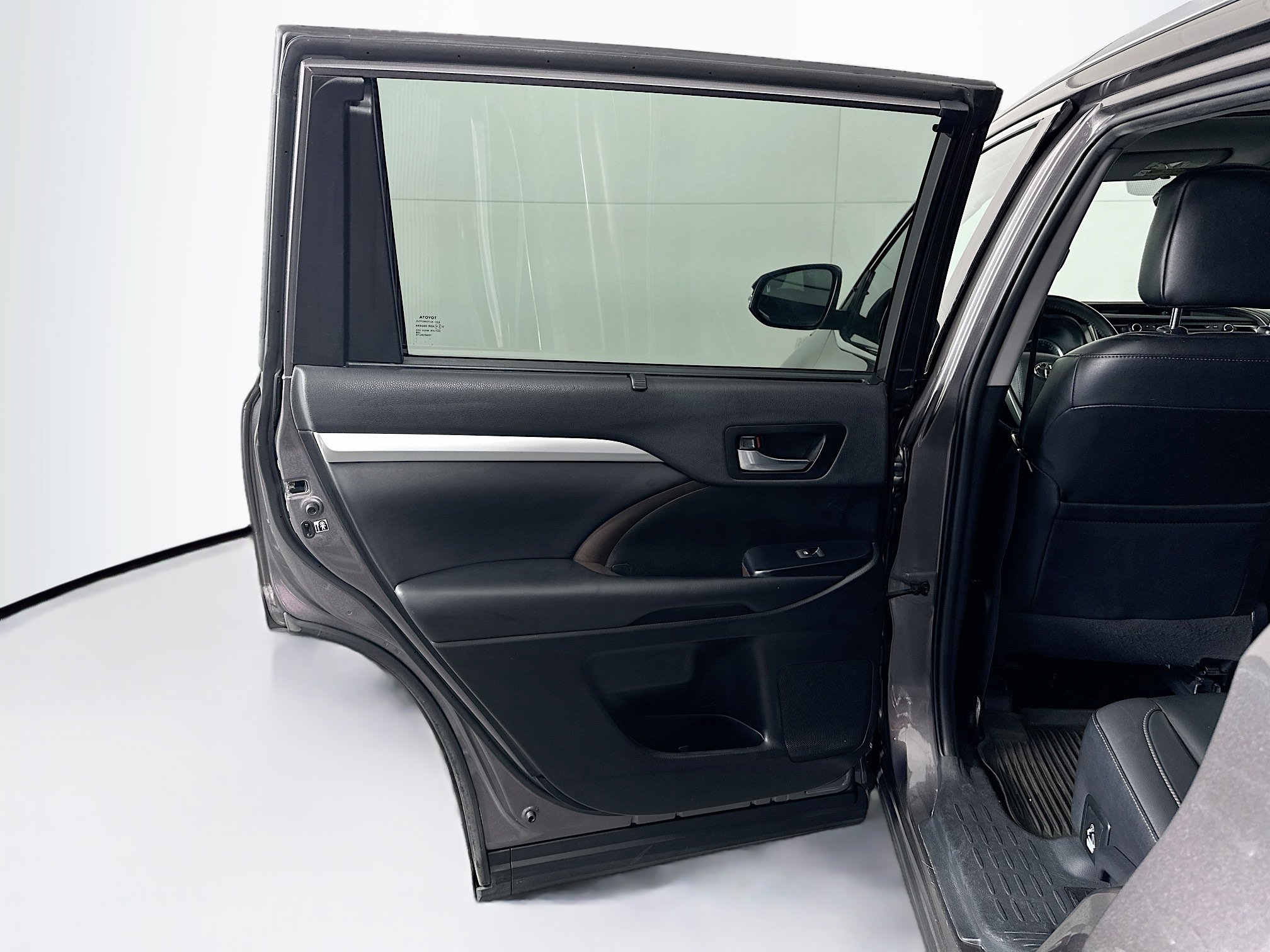 Used 2019 Toyota Highlander XLE image 27